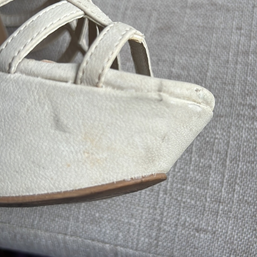 Steve Madden Off-White Platform, Size 8 - image 5